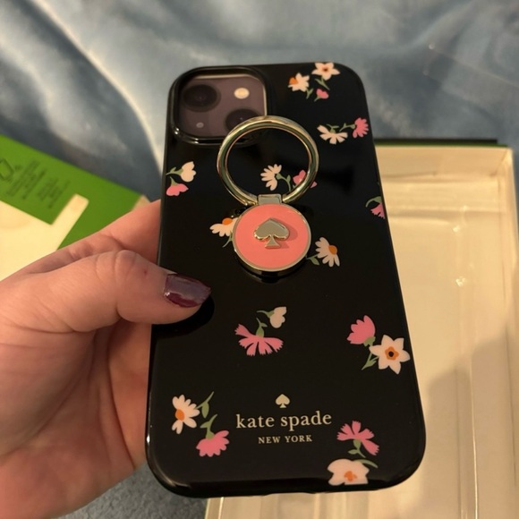 Kate Spade IPhone 13/14 Case w/Ring - Picture 4 of 7